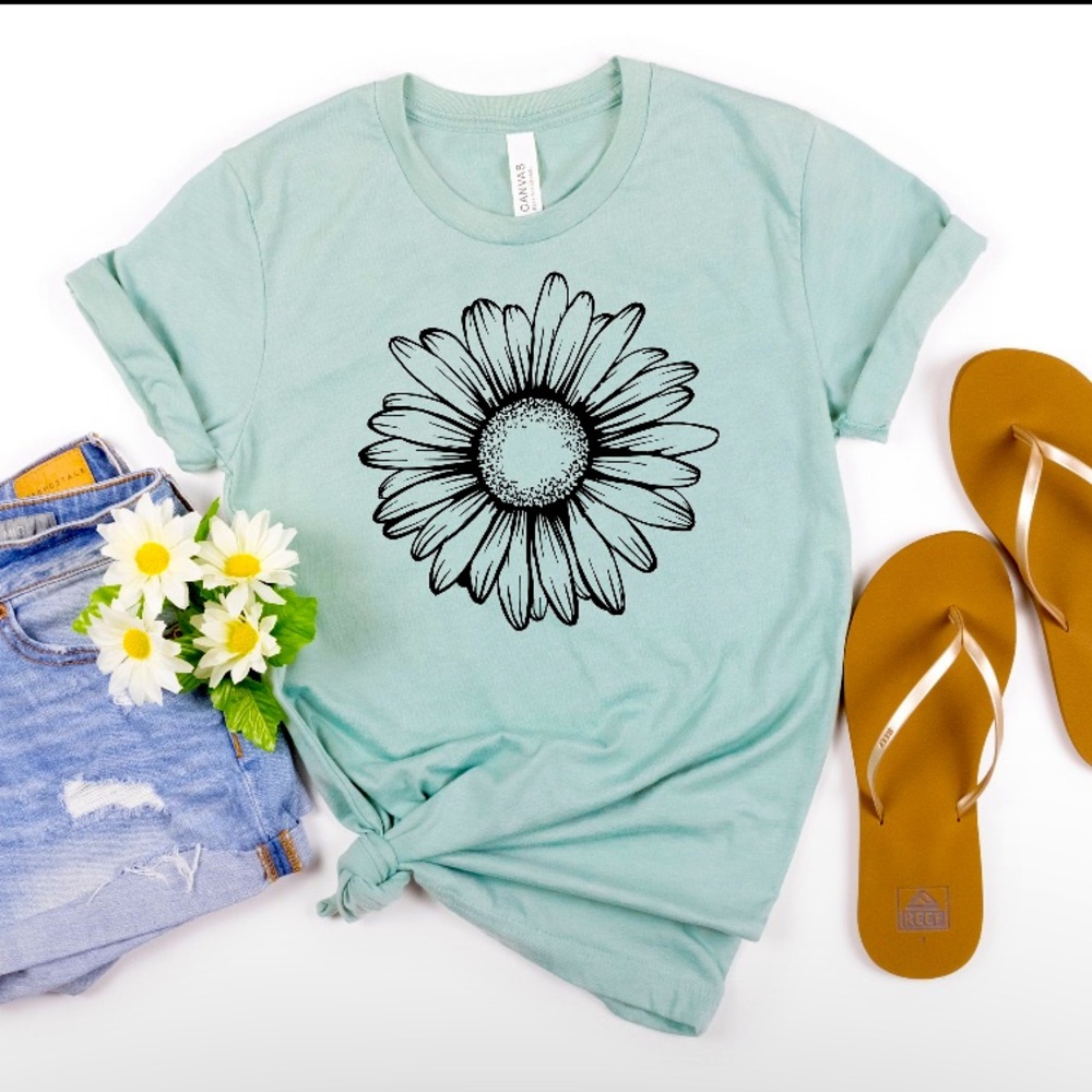Custom Daisy Tee
